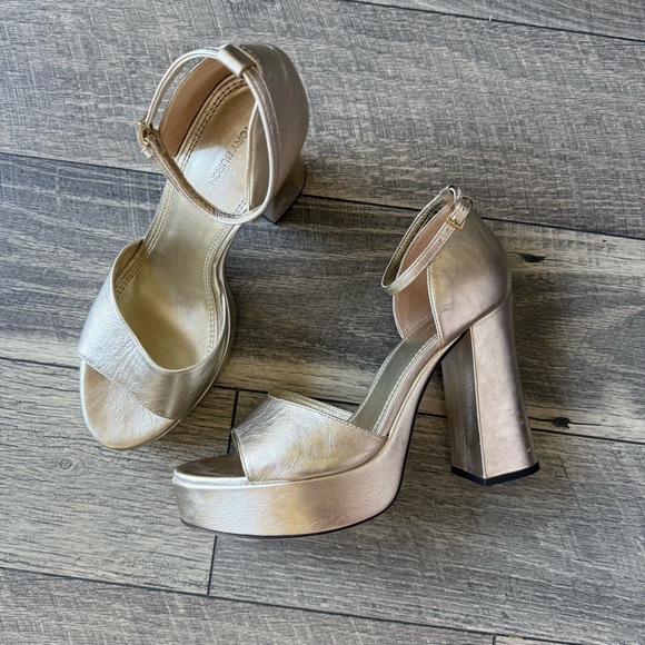 NWT Tory Burch Metallic Spark Gold Platform Heels Retro 70s Disco Style Size 11